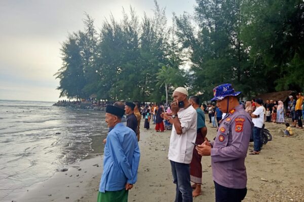 Satu Remaja Putri Korban Terseret Ombak di Pantai Ujong Manggeng Ditemukan Meninggal, Satu Lagi Masih Dalam Pencarian