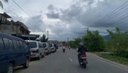 Puluhan Kendaraan Antre Solar Subsidi di SPBU Abdya, Warga Minta Aparat Turun Tangan
