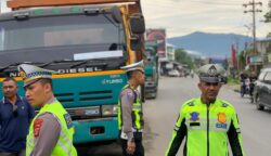 Satlantas Polres Abdya Tertibkan Antrean BBM yang Ganggu Arus Lalu Lintas