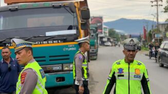 Satlantas Polres Abdya Tertibkan Antrean BBM yang Ganggu Arus Lalu Lintas