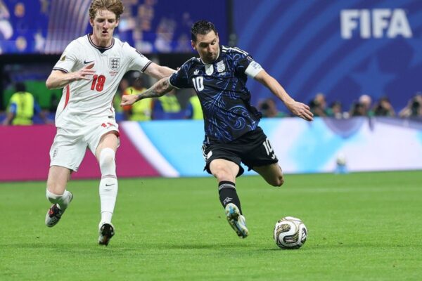 Messi Bersinar dengan Dua Assist, Argentina Tekuk Inggris 2-1 dan Lolos ke Final Piala Dunia 2026