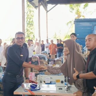 Bupati Safaruddin Salurkan Bantuan UEP untuk 70 KPM, Targetkan Penghasilan Warga Naik