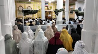 Bupati Safaruddin Ajak Warga Abdya Jaga Shalat dan Makmurkan Masjid