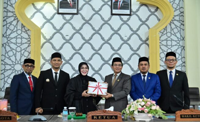 DPRK Banda Aceh Terima R-KUA PPAS 2027, Irwansyah Soroti Infrastruktur hingga Penyakit Sosial
